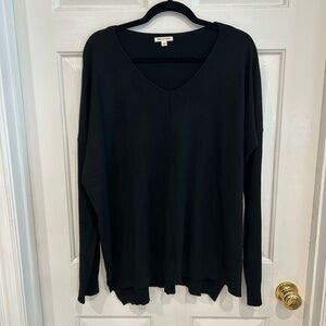 tea n rose Black V-Neck Lightweight Knit Sweater